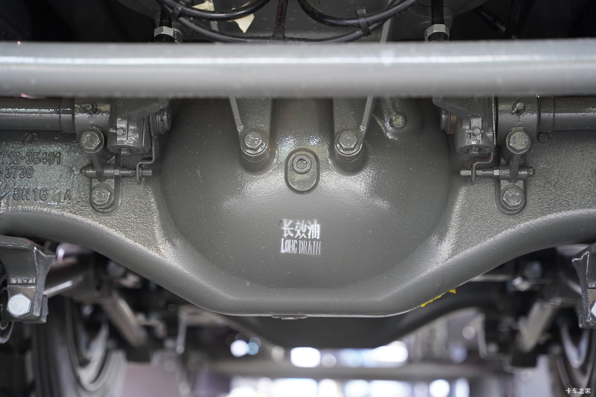 �����ǵ¿�SITRAK G7S 12.4L���� 580���� 8X4 �й�����12�� 6.8����ж������                                                