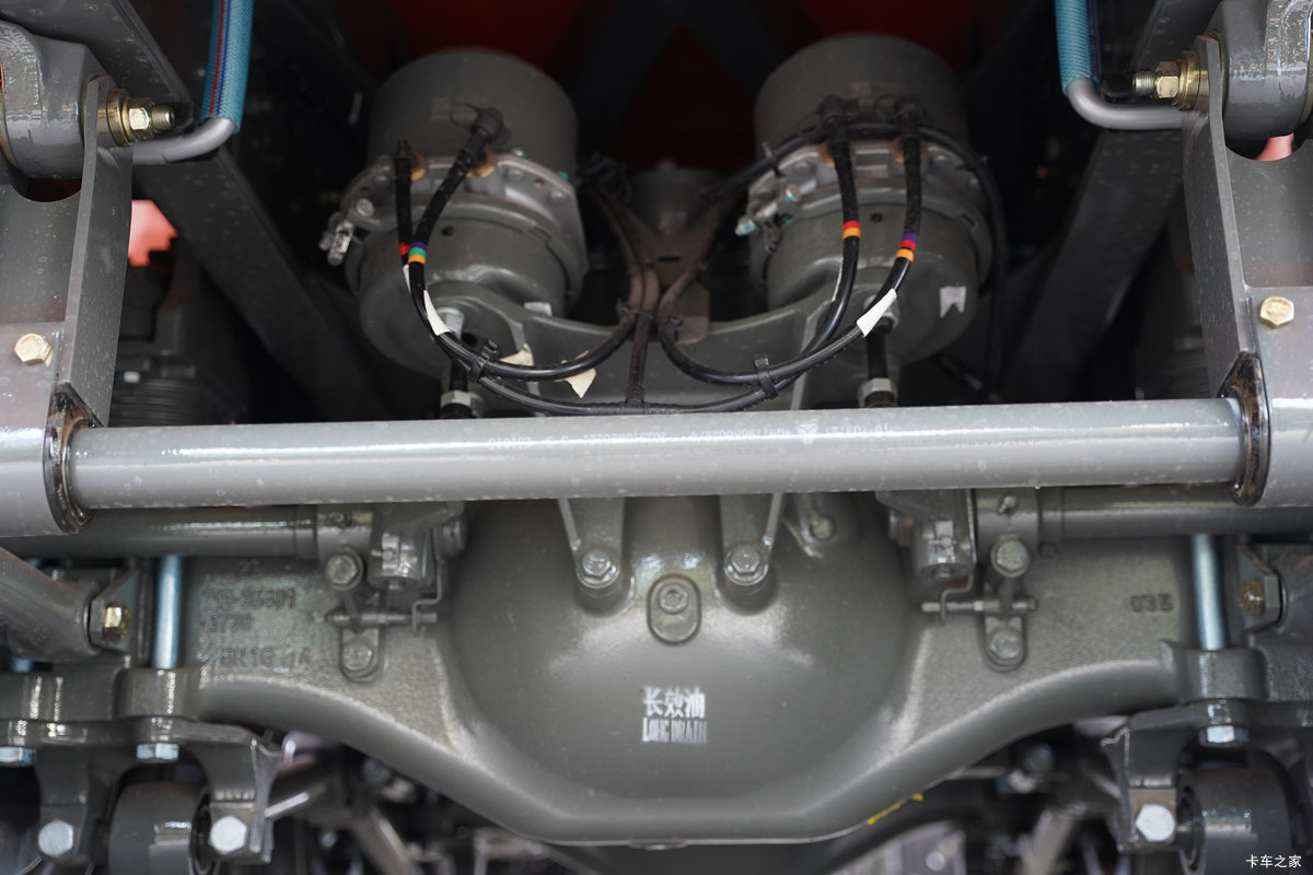 �����ǵ¿�SITRAK G7S 12.4L���� 580���� 8X4 �й�����12�� 6.8����ж������                                                