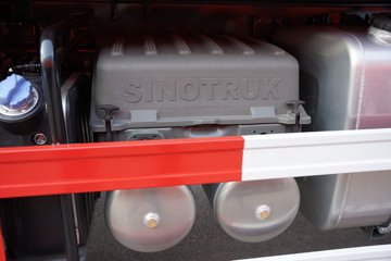 �����ǵ¿�SITRAK G7S 12.4L���� 580���� 8X4 �й�����12�� 6.8����ж��ͼƬ