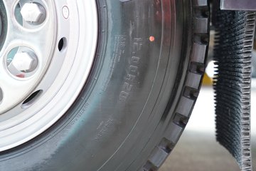 �����ǵ¿�SITRAK G7S 12.4L���� 580���� 8X4 �й�����12�� 6.8����ж��ͼƬ