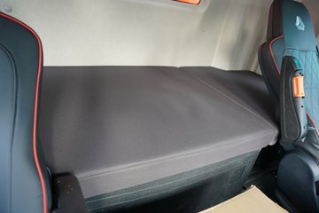 �����ǵ¿�SITRAK G7S  6X4 6.2�״��綯��ж�� ����ʱ��600kWhͼƬ