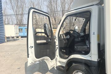 奥铃M卡&nbsp;载货车驾驶室                                               图片