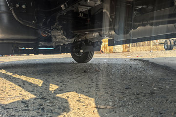 奥铃M卡&nbsp;载货车底盘                                                图片