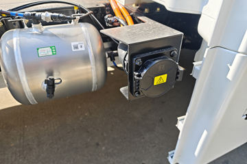 ������������ ��ɲ �߶� 4.15�׵��Ŵ��綯��դʽ�Ῠ ����ʱ��140.41kWhͼƬ