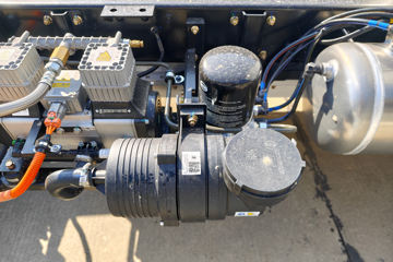 ������������ ��ɲ �߶� 4.15�׵��Ŵ��綯��դʽ�Ῠ ����ʱ��140.41kWhͼƬ