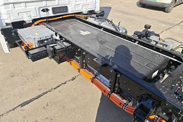 ������������ ��ɲ �߶� 4.15�׵��Ŵ��綯��դʽ�Ῠ ����ʱ��140.41kWhͼƬ