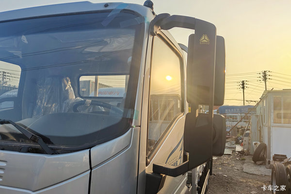 限时特惠,立降1万!东莞市悍将载货车系列疯狂促销中