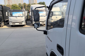 ����Ծ�� ����S100V  130���� ����5�� Һɲ 3.2��˫������΢��ͼƬ