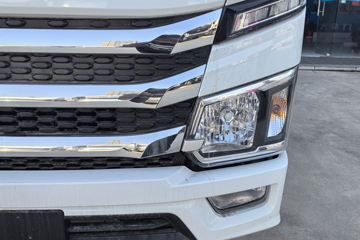 ����Ծ�� ����S100V  130���� ����5�� Һɲ 3.2��˫������΢��ͼƬ