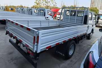 ����Ծ�� ����S100V  130���� ����5�� Һɲ 3.2��˫������΢��ͼƬ