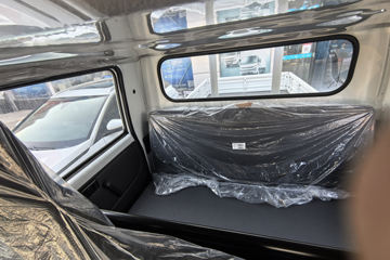 ����Ծ�� ����S100V  130���� ����5�� Һɲ 3.2��˫������΢��ͼƬ