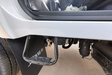 ����Ծ�� ����S100V  130���� ����5�� Һɲ 3.2��˫������΢��ͼƬ