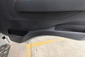 ����Ծ�� ����S100V  130���� ����5�� Һɲ 3.2��˫������΢��ͼƬ