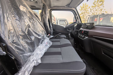 ����Ծ�� ����S100V  130���� ����5�� Һɲ 3.2��˫������΢��ͼƬ