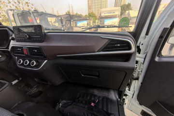 ����Ծ�� ����S100V  130���� ����5�� Һɲ 3.2��˫������΢��ͼƬ