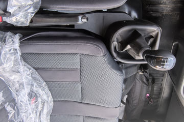 ����Ծ�� ����S100V  130���� ����5�� Һɲ 3.2��˫������΢��ͼƬ