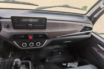 ����Ծ�� ����S100V  130���� ����5�� Һɲ 3.2��˫������΢��ͼƬ