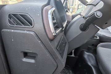 ����Ծ�� ����S100V  130���� ����5�� Һɲ 3.2��˫������΢��ͼƬ