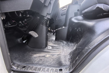 ����Ծ�� ����S100V  130���� ����5�� Һɲ 3.2��˫������΢��ͼƬ