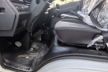 ����Ծ�� ����S100V  130���� ����5�� Һɲ 3.2��˫������΢��ͼƬ