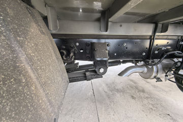 ����Ծ�� ����S100V  130���� ����5�� Һɲ 3.2��˫������΢��ͼƬ