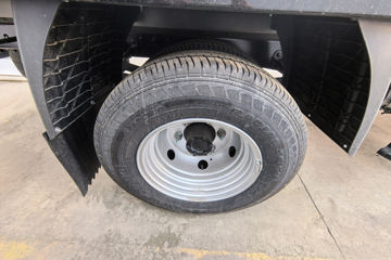 ����Ծ�� ����S100V  130���� ����5�� Һɲ 3.2��˫������΢��ͼƬ