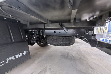 ����Ծ�� ����S100V  130���� ����5�� Һɲ 3.2��˫������΢��ͼƬ