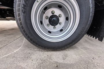 ����Ծ�� ����S100V  130���� ����5�� Һɲ 3.2��˫������΢��ͼƬ