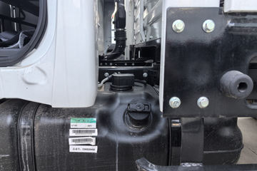 ����Ծ�� ����S100V  130���� ����5�� Һɲ 3.2��˫������΢��ͼƬ