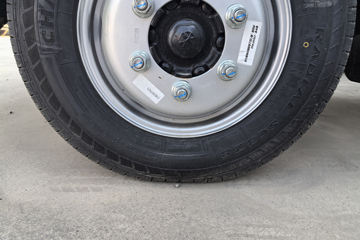 ����Ծ�� ����S100V  130���� ����5�� Һɲ 3.2��˫������΢��ͼƬ