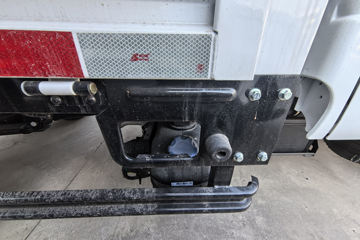 ����Ծ�� ����S100V  130���� ����5�� Һɲ 3.2��˫������΢��ͼƬ