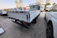 上汽跃进 福星S100V 130马力 蒙沃5档 液刹 3.2米双排栏板微卡 上汽跃进 福星S100V 130马力 蒙沃5档 液刹 3.2米双排栏板微卡