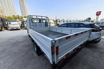 ����Ծ�� ����S100V  130���� ����5�� Һɲ 3.2��˫������΢��ͼƬ