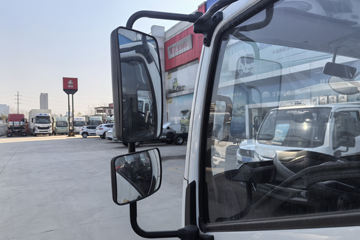 ����Ծ�� ��ԽC300 ��ֵ�� 2.3L���� 142���� ���5�� 3.7�׵��������ῨͼƬ