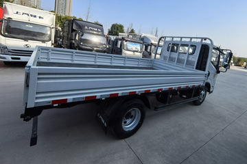 ����Ծ�� ��ԽC300 ��ֵ�� 2.3L���� 142���� ���5�� 3.7�׵��������ῨͼƬ