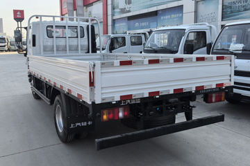 ����Ծ�� ��ԽC300 ��ֵ�� 2.3L���� 142���� ���5�� 3.7�׵��������ῨͼƬ