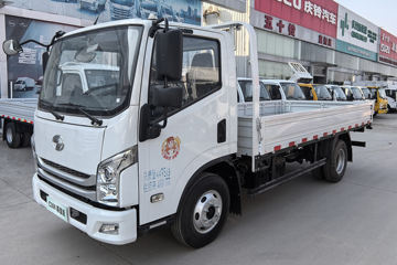 ����Ծ�� ��ԽC300 ��ֵ�� 2.3L���� 142���� ���5�� 3.7�׵��������ῨͼƬ