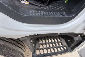 ����Ծ�� ��ԽC300 ��ֵ�� 2.3L���� 142���� ���5�� 3.7�׵��������ῨͼƬ