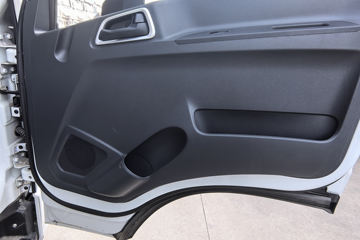 ����Ծ�� ��ԽC300 ��ֵ�� 2.3L���� 142���� ���5�� 3.7�׵��������ῨͼƬ