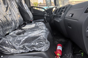 ����Ծ�� ��ԽC300 ��ֵ�� 2.3L���� 142���� ���5�� 3.7�׵��������ῨͼƬ