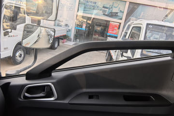 ����Ծ�� ��ԽC300 ��ֵ�� 2.3L���� 142���� ���5�� 3.7�׵��������ῨͼƬ