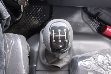 ����Ծ�� ��ԽC300 ��ֵ�� 2.3L���� 142���� ���5�� 3.7�׵��������ῨͼƬ