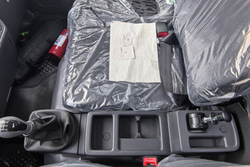 ����Ծ�� ��ԽC300 ��ֵ�� 2.3L���� 142���� ���5�� 3.7�׵��������ῨͼƬ