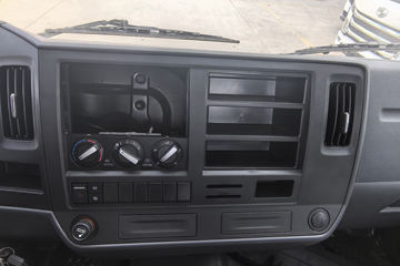 ����Ծ�� ��ԽC300 ��ֵ�� 2.3L���� 142���� ���5�� 3.7�׵��������ῨͼƬ