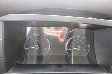 ����Ծ�� ��ԽC300 ��ֵ�� 2.3L���� 142���� ���5�� 3.7�׵��������ῨͼƬ