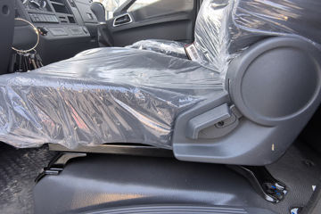 ����Ծ�� ��ԽC300 ��ֵ�� 2.3L���� 142���� ���5�� 3.7�׵��������ῨͼƬ