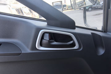 ����Ծ�� ��ԽC300 ��ֵ�� 2.3L���� 142���� ���5�� 3.7�׵��������ῨͼƬ