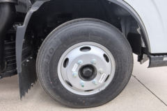 上汽跃进 超越C300 超值版 2.3L柴油 142马力 株齿5档 3.7米单排栏板轻卡