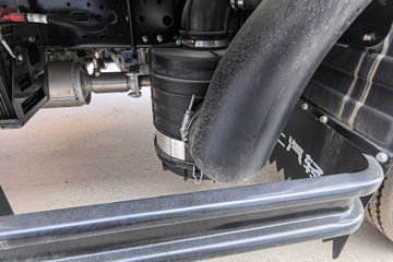 ����Ծ�� ��ԽC300 ��ֵ�� 2.3L���� 142���� ���5�� 3.7�׵��������ῨͼƬ