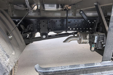 ����Ծ�� ��ԽC300 ��ֵ�� 2.3L���� 142���� ���5�� 3.7�׵��������ῨͼƬ